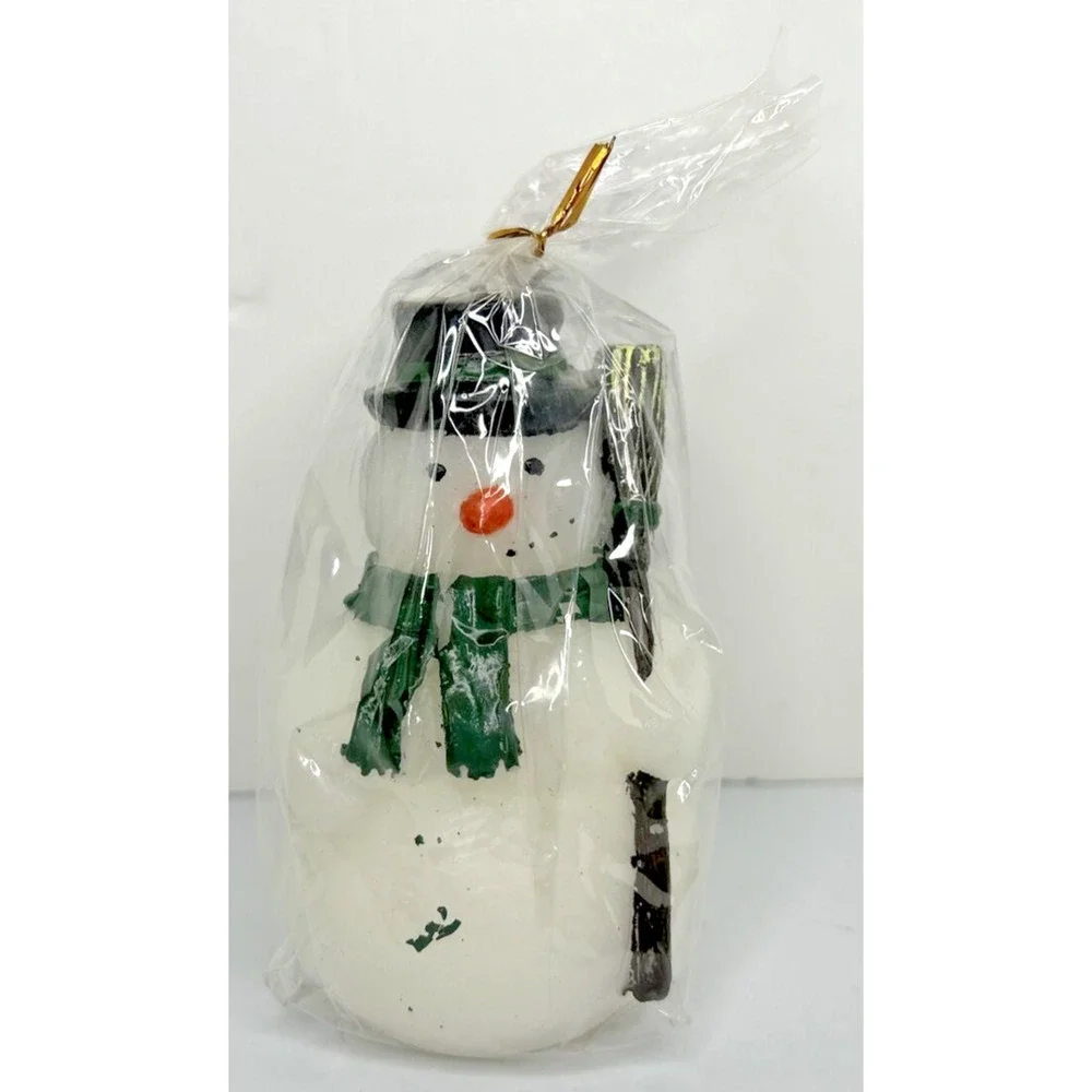 Vintage Winter Holiday Snowman Candle New in Packaging 4
